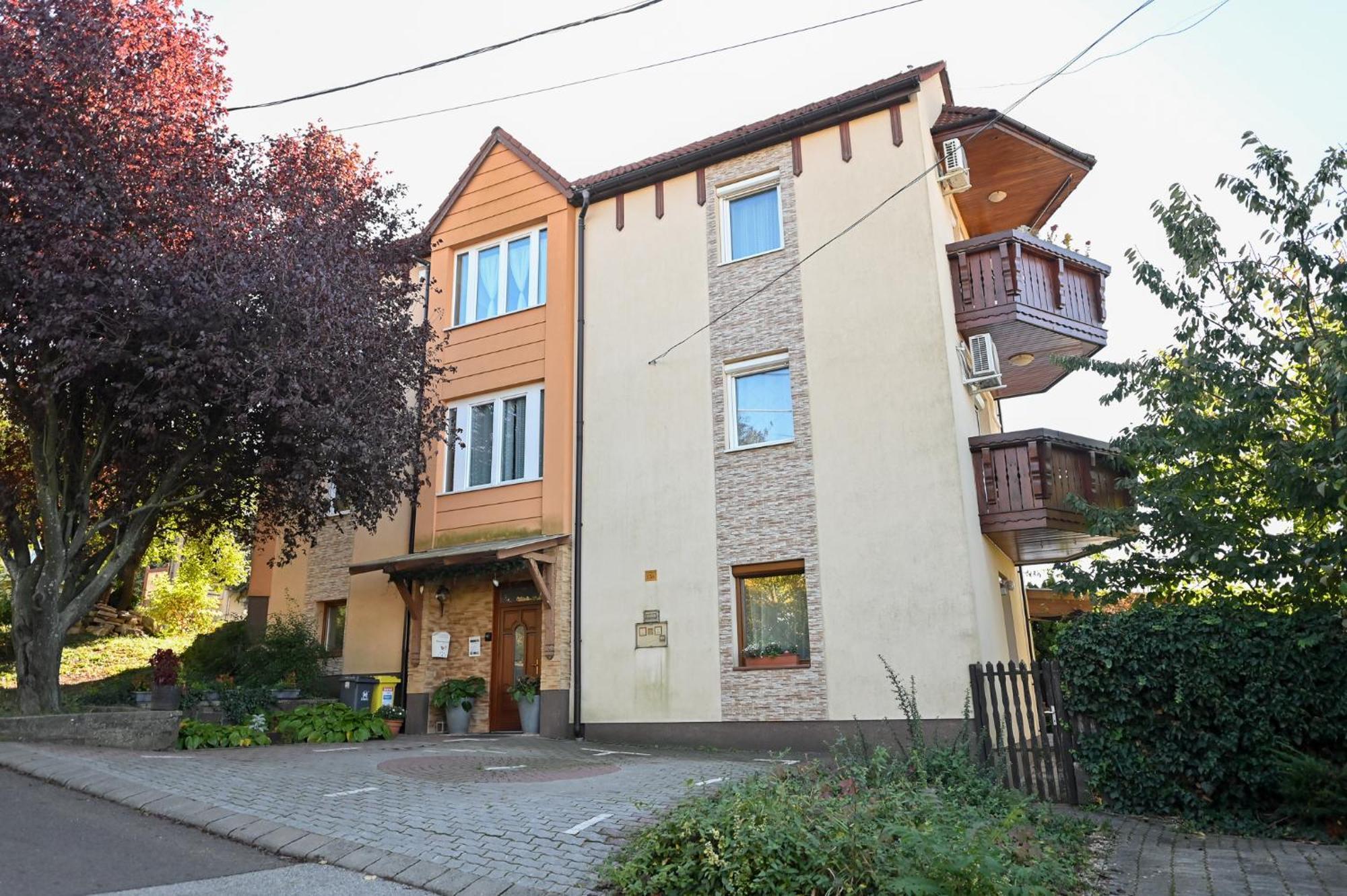 Bellavista 2 Apartman Егер Екстериор снимка
