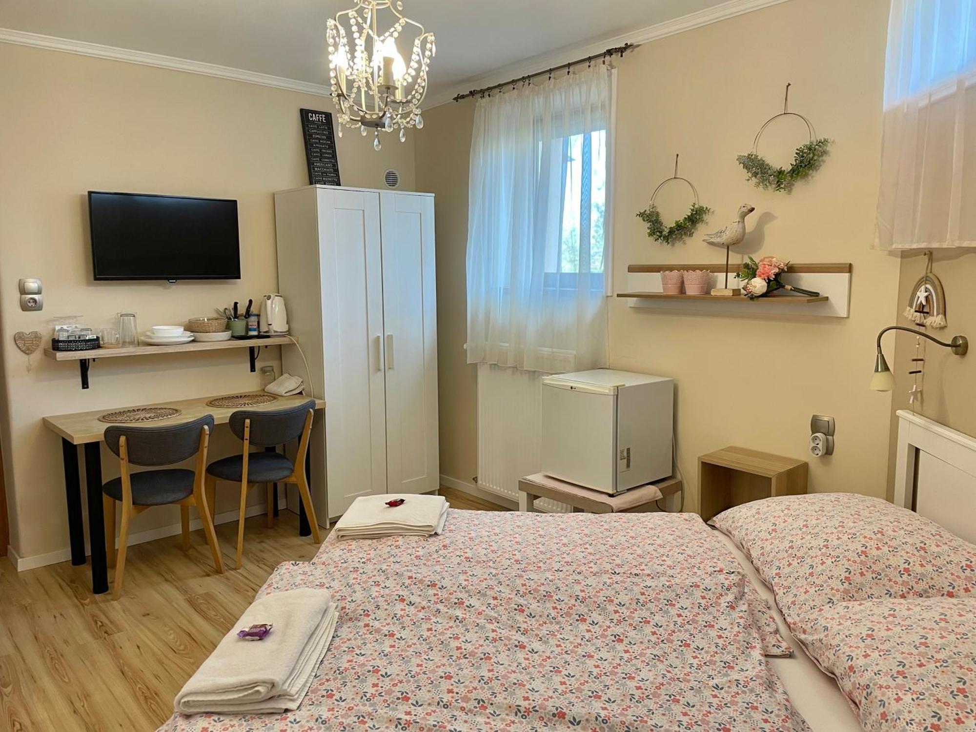 Bellavista 2 Apartman Егер Екстериор снимка