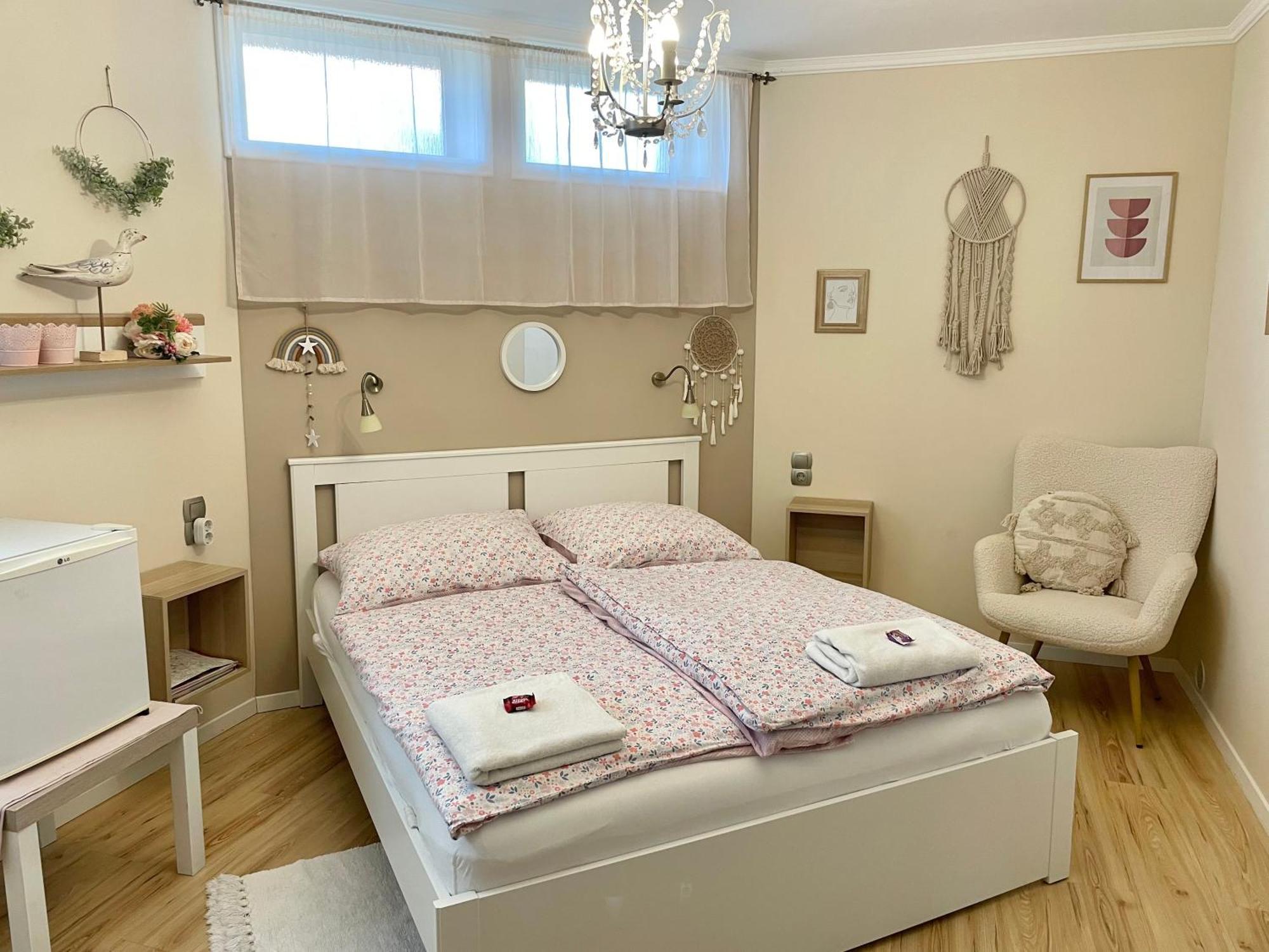 Bellavista 2 Apartman Егер Екстериор снимка